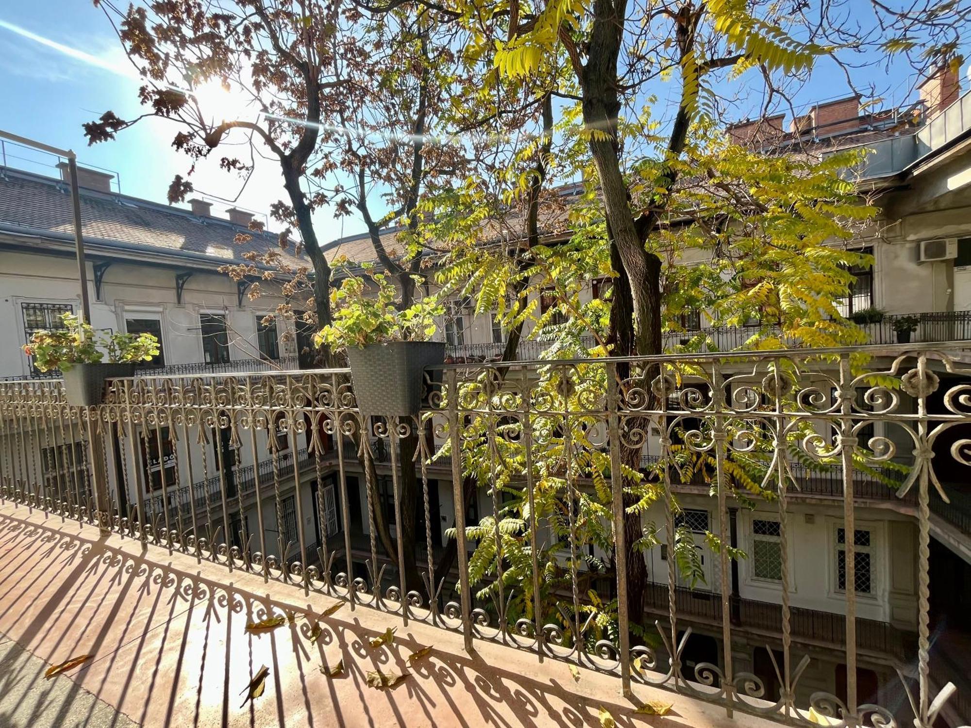 Brand New Sunny Apartment On Andrassy Street Budapeszt Zewnętrze zdjęcie